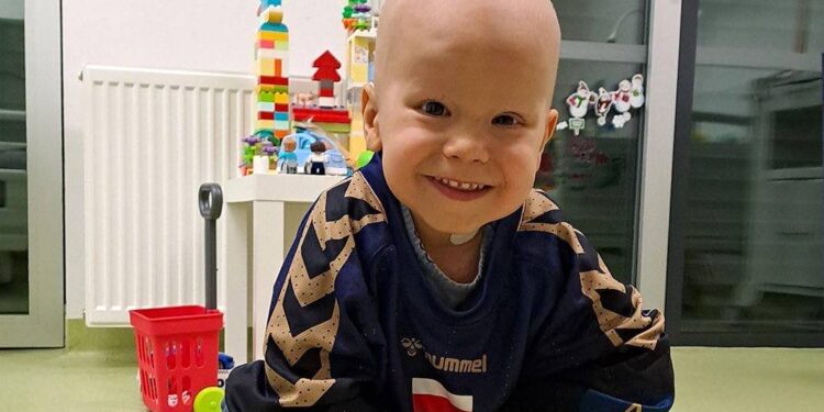 Na zdjęciu: Mikołaj Razik - podopieczny fundacji Cancer Fighters / Fot. Industria Kielce