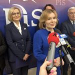 12.02.2024. Kielce. Konferencja PiS. Na zdjęciu (od lewej): Marek Bogusławski - wicemarszałek województwa świętokrzyskiego, Renata Janik -wicemarszałek województwa świętokrzyskiego, Anna Krupka - przewodnicząca świętokrzyskich struktur Prawa i Sprawiedliwości, Andrzej Bętkowski - marszałek województwa świętokrzyskiego / Fot. Izabela Mortas-Rubak - Radio Kielce