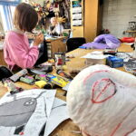 05.02.2024. Kielce. Pracownia plastyczna Teatru Lalki i Aktora „Kubuś” w Kielcach. / Fot. Dorota Klusek - Radio Kielce