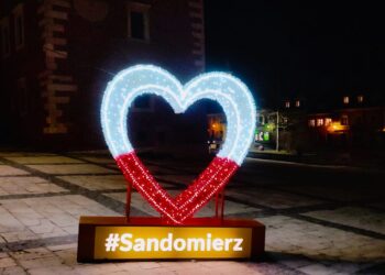Sandomierz. Iluminacje walentynkowe / Fot. Sandomierz Królewskie Miasto - Facebook