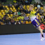 17.02.2024. Kielce. 21. kolejka Orlen Superligi: Industria Kielce - Ostrovia Ostrów Wielkopolski. Na zdjęciu (z prawej): Szymon Wiaderny / Fot. Wiktor Taszłow - Radio Kielce