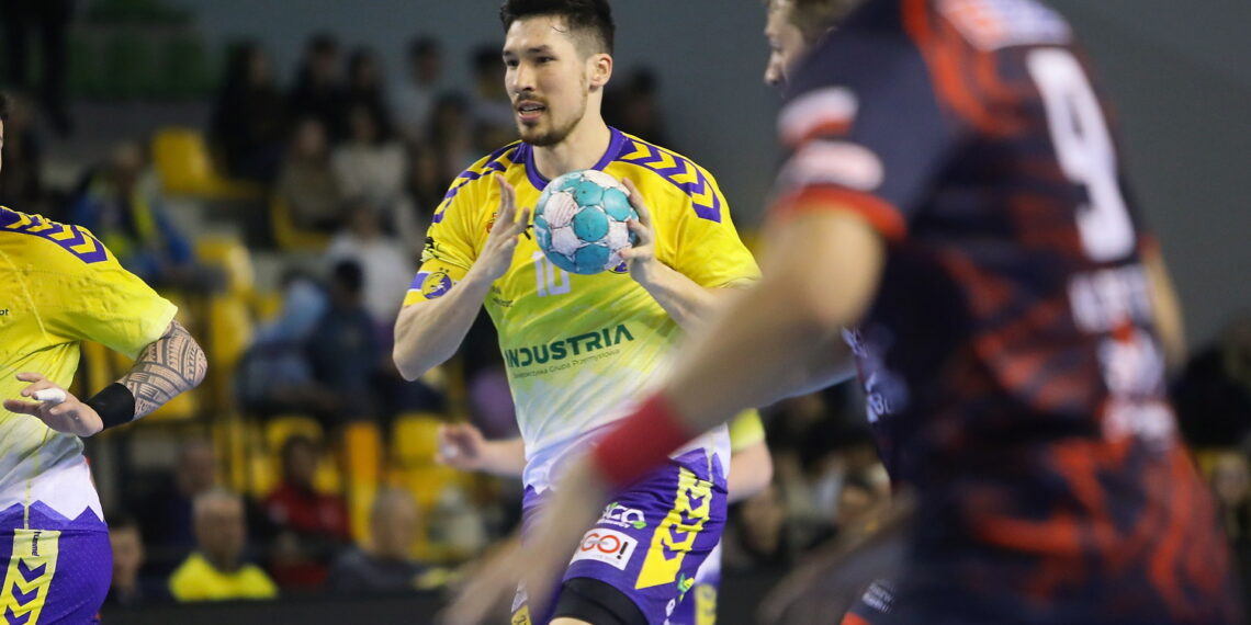 17.02.2024. Kielce. 21. kolejka Orlen Superligi: Industria Kielce - Ostrovia Ostrów Wielkopolski. Na zdjęciu: Alex Dujszebajew / Fot. Wiktor Taszłow - Radio Kielce