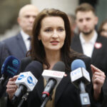 03.02.2024. Kielce. Agata Wojda została oficjalnie zaprezentowana jak kandydatka Koalicji Obywatelskiej na prezydenta Kielc. Na zdjęciu: poseł Marzena Okła-Drewnowicz - minister do spraw polityki senioralnej / Fot. Wiktor Taszłow - Radio Kielce