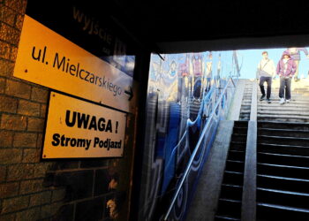 Na windę do tunelu pod dworcem PKP w Kielcach trzeba będzie jeszcze poczekać