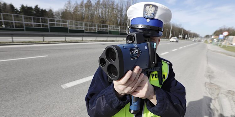 104 km/h w obszarze zabudowanym. Kobieta straciła prawo jazdy