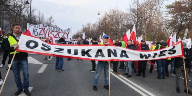 27.02.2024. Warszawa. Protest rolników / Fot. PAP/Leszek Szymañski