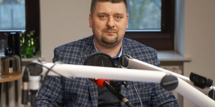 19.02.2024. Radio Kielce. Studio Polityczne Radia Kielce. Na zdjęciu: Michał Godowski - Polskie Stronnictwo Ludowe / Fot. Aleksandra Kwaśniewska - Radio Kielce