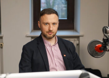 5.02.2024. Radio Kielce. Studio Polityczne Radia Kielce. Na zdjęciu: Michał Piasecki z Platformy Obywatelskiej. / Fot. Aleksandra Kwaśniewska - Radio Kielce