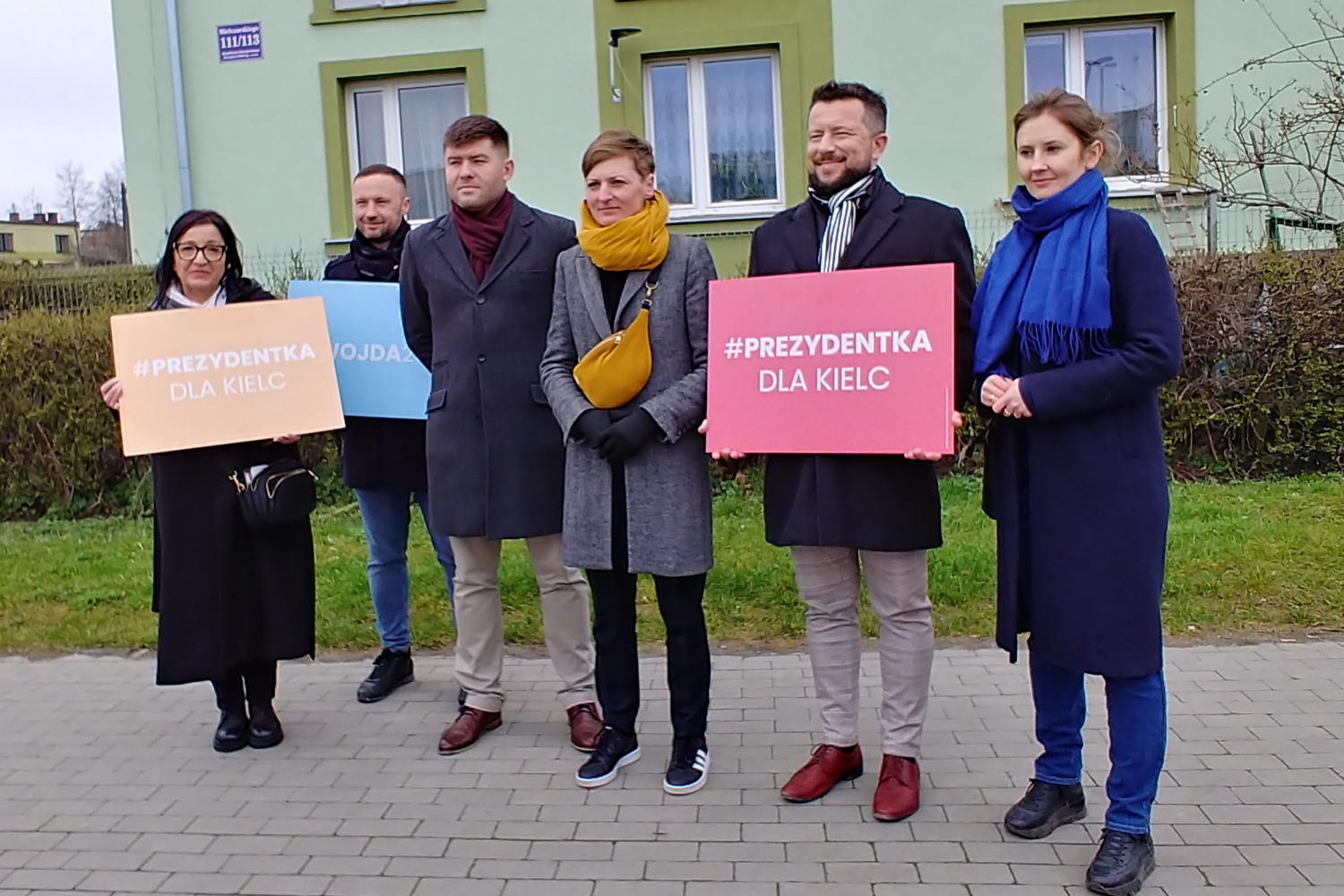 15.03.2024. Kielce. Konferencja Agaty Wojdy - kandydatki na prezydenta Kielc (na zdjęciu w środku) / Fot. Marcin Marszałek - Radio Kielce