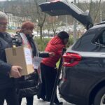 13.03.2024. Kielce. Starostwo Powiatowe. Seniorzy z Chęcin włączyli się w akcję „Paczka dla Rodaka na Wileńszczyźnie” / Fot. Monika Miller - Radio Kielce