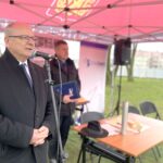 12.03.2024. Końskie. Oficjalne rozpoczęcie budowy osiemdziesięciu mieszkań Społecznej Inicjatywy Mieszkaniowej SMS (Świętokrzyskie, Małopolskie, Śląskie) . Na zdjęciu: Krzysztof Obratański - burmistrz Końskich / Fot. Magdalena Galas-Klusek – Radio Kielce