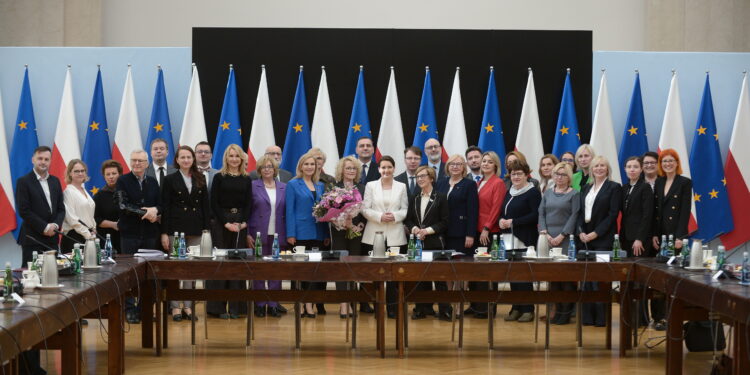 Minister Okła-Drewnowicz powołała członków Rady do spraw Polityki Senioralnej