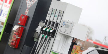 Obniżka cen paliw na majówkę. Korzyści przyniosą kierowcom promocje
