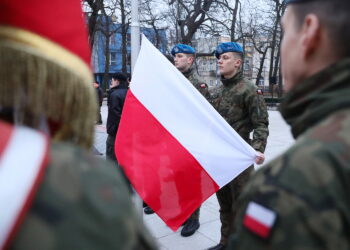 01.03.2024. Kielce. Obchody Narodowego Dnia Pamięci Żołnierzy Wyklętych. Uroczystości przed pomnikiem Armii Krajowej / Fot. Wiktor Taszłow - Radio Kielce