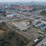 12.02.2024. Wyburzanie budynku po dawnym salonie samochodowym / Fot. Jarosław Kubalski – Radio Kielce