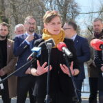 Współpraca z sąsiednimi gminami pomoże także Kielcom - twierdzi Agata Wojda - Radio Kielce 29.03.2024 Kielce. Konferencja prasowa Koalicji Obywatelskiej z Kielc i powiatu kieleckiego. Przy mikrofonie kandydatka na prezydenta Kielc Agata Wojda / Fot. Jarosław Kubalski - Radio Kielce