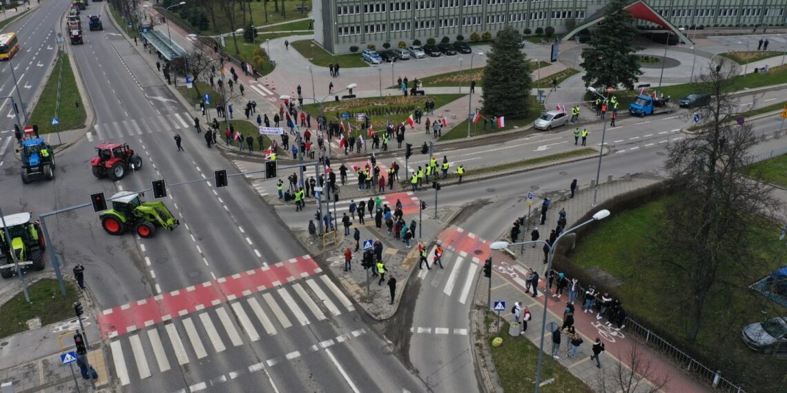 Rolnicy dotarli do Kielc. Przypominają, dlaczego wyszli na ulice