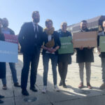 27.03.2024. Kielce. Konferencja prasowa kandydatki na prezydenta Kielc Agaty Wojdy (w środku) / Fot. Robert Felczak – Radio Kielce