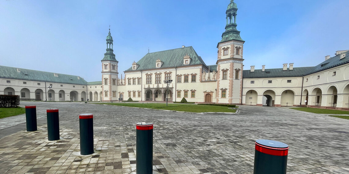 Porcelanowe serwisy i szkło artystyczne wzbogacą kolekcję Muzeum Narodowego w Kielcach