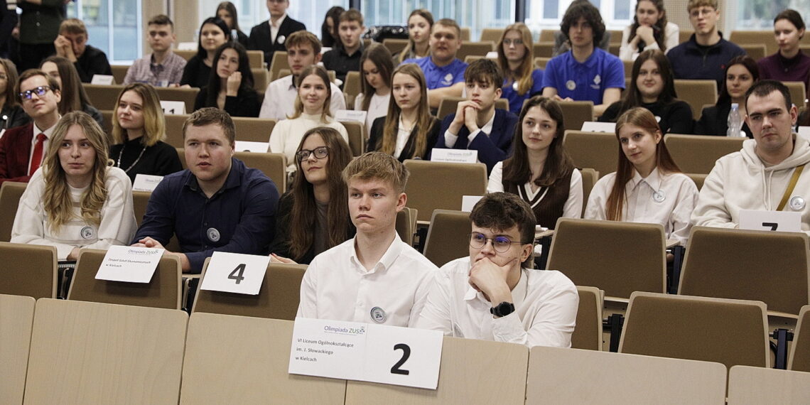 05.03.2024 Kielce. UJK. Wojewódzki finał olimpiady ZUS „Warto Wiedzieć Więcej” / Fot. Jarosław Kubalski - Radio Kielce