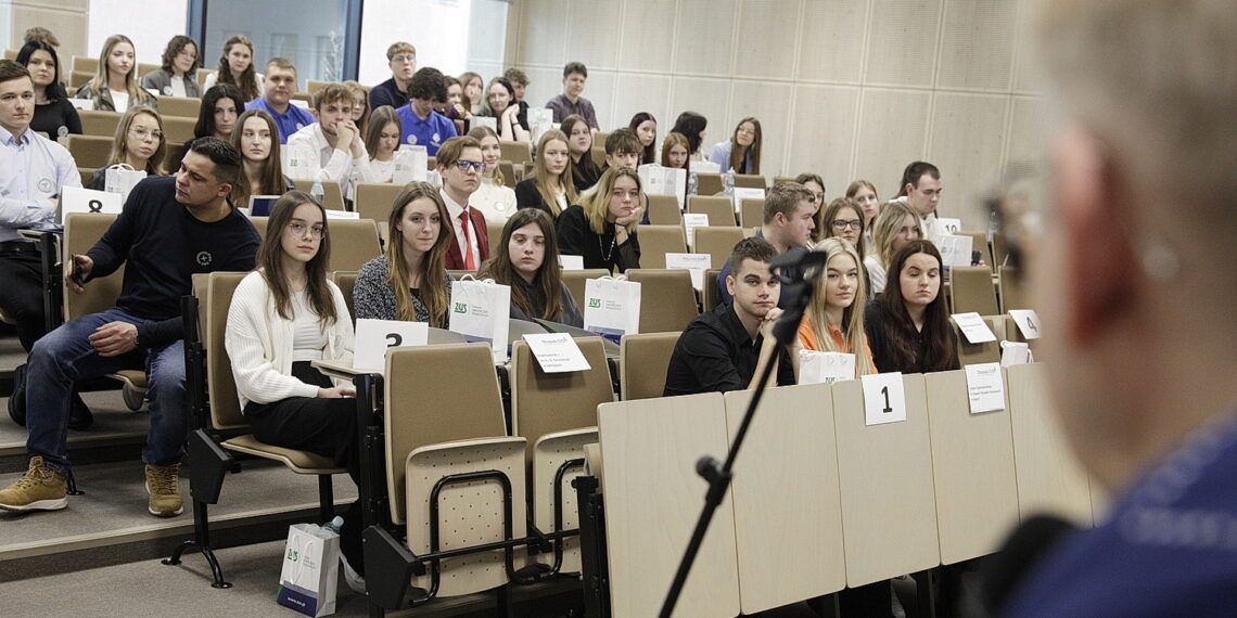 05.03.2024 Kielce. UJK. Wojewódzki finał olimpiady ZUS „Warto Wiedzieć Więcej” / Fot. Jarosław Kubalski - Radio Kielce
