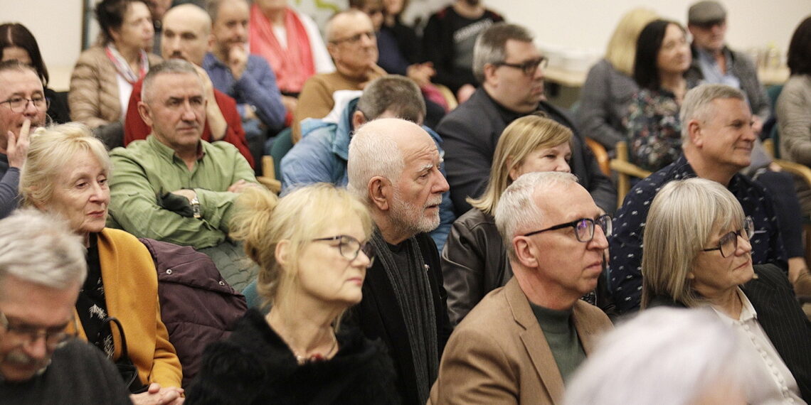 14.03.2024 Kielce. WBK. Spotkanie z pisarzem Szczęsnym Wrońskim / Fot. Jarosław Kubalski - Radio Kielce