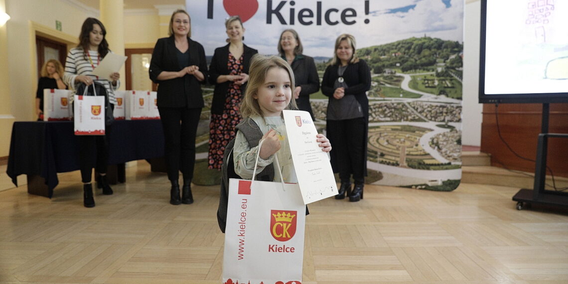 15.03.2024 Kielce. Finał konkursu plastycznego dla dzieci "Kielce - Moje Miasto w 2024 roku" / Fot. Jarosław Kubalski - Radio Kielce
