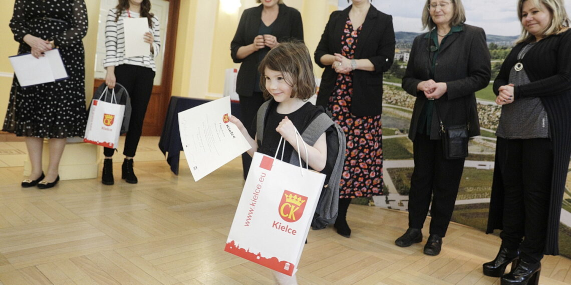 Zaskakujące obrazy. Uczniowie szkół podstawowych pokazali, jak widzą Kielce