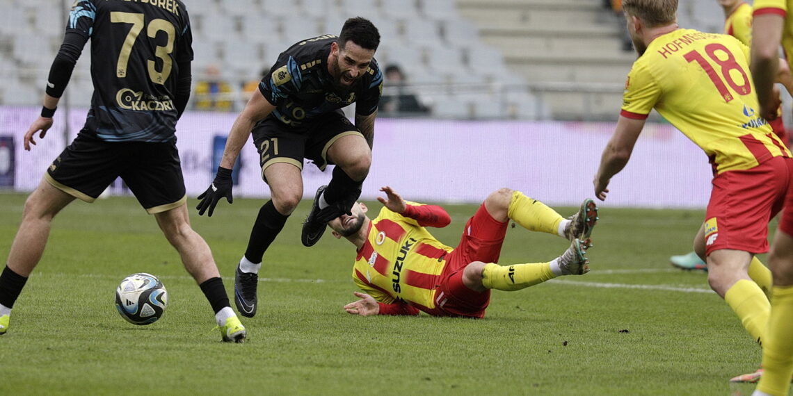 17.03.2024. Kielce. 25. kolejka PKO BP Ekstraklasy Korona Kielce - Pogoń Szczecin / Fot. Jarosław Kubalski - Radio Kielce