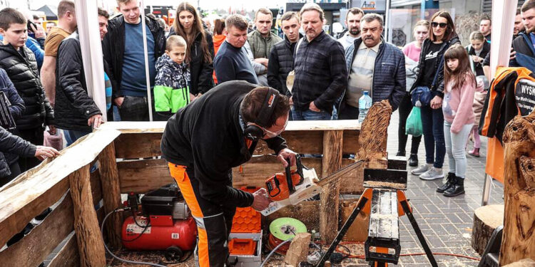 Wszystko o lasach i przemyśle drzewnym na targach LAS-EXPO w Kielcach - Radio Kielce
