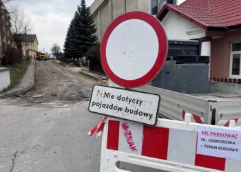 Rozpoczęła się przebudowa ulic w centrum Staszowa