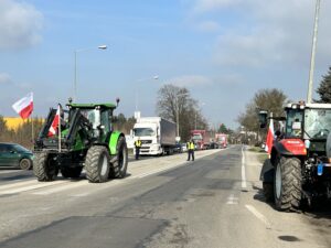 20.03.2024. Kielce. Protest rolników na ul. Łódzkiej / Fot. Marcin Marszałek - Radio Kielce