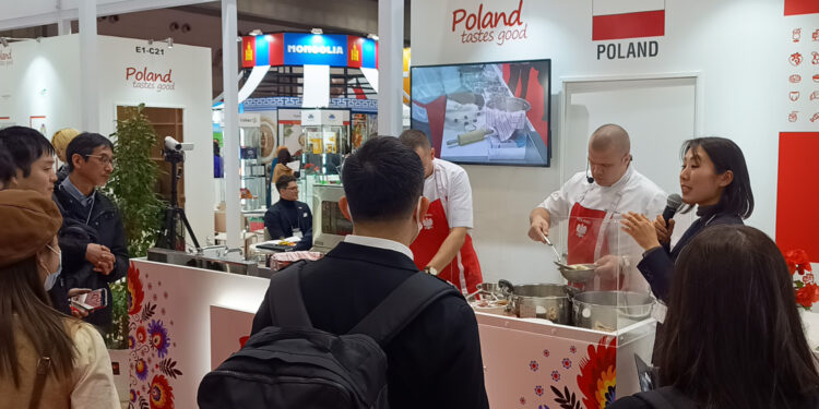 Polskie zioła, miody i kawior na targach Foodex Japan w Tokio - Radio Kielce