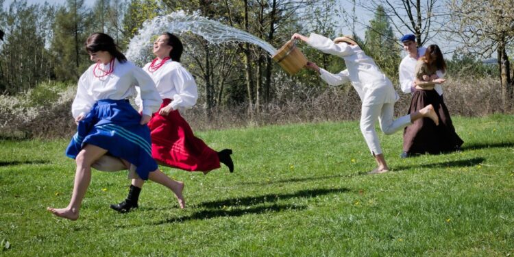 Śmigus-dyngus – skąd u nas ta tradycja? - Radio Kielce