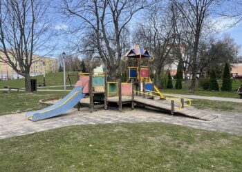 W Solcu powstanie nowoczesny plac zabaw - Radio Kielce 01.04.2024. Sandomierz. Ulica Żółkiewskiego. Plac zabaw / Fot. Grażyna Szlęzak - Radio Kielce