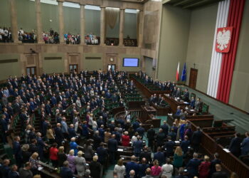 Sejm rozpoczął posiedzenie, zajmie się projektami ustaw ws. KRS i aborcji