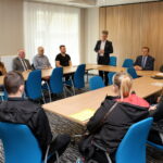 26.04.2024. Kielce. Niepełnosprawni mieszkańcy powiatu kieleckiego otrzymali wsparcie finansowe na rozpoczęcie działalności gospodarczej / fot. Starostwo Powiatowe w Kielcach