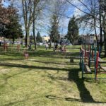 Na tym placu swobodnie pobawią się też dzieci z niepełnosprawnościami