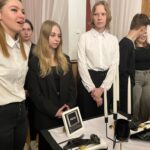 11.04.2024. Sandomierz. Wystawa "Wielcy malarze na stołach sandomierskiej "Marmolady" / Fot. Grażyna Szlęzak - Radio Kielce