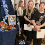 11.04.2024. Sandomierz. Wystawa "Wielcy malarze na stołach sandomierskiej "Marmolady" / Fot. Grażyna Szlęzak - Radio Kielce