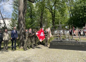 Marsz Cieni przejdzie ulicami Opatowa - Radio Kielce 13.04.2024. Sandomierz. Obchody Dnia Pamięci Ofiar Zbrodni Katyńskiej / Fot. Grażyna Szlęzak - Radio Kielce