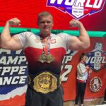 Na zdjęciu: Kamil Jabłoński - mistrz świata w armwrestlingu / Fot. Targi Kielce