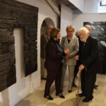 14.04.2024. Sandomierz. Wystawa „Brama” prof. Wincentego Kućmy w Muzeum Diecezjalnym - Domu Długosza / Fot. ks. Grzegorz Słodkowski