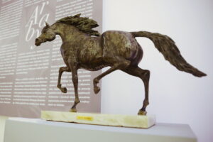 09.04.2024. Oblęgorek. Wystawa „Konie piękne i zuchwałe. Araby". / Fot. Wiktor Taszłow - Radio Kielce