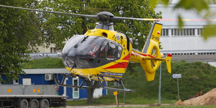 Jechały hulajnogą bez kasków. Ratownicy przylecieli LPR - Radio Kielce Jechały hulajnogą bez kasków. Ratownicy przylecieli LPR