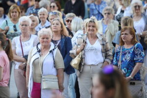 30.04.2024. Kielce, Plac Literatów. „Potańcówka - podziękówka”. / Fot. Wiktor Taszłow - Radio Kielce