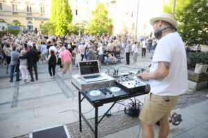 30.04.2024. Kielce, Plac Literatów. „Potańcówka - podziękówka”. / Fot. Wiktor Taszłow - Radio Kielce