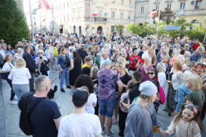 30.04.2024. Kielce, Plac Literatów. „Potańcówka - podziękówka”. / Fot. Wiktor Taszłow - Radio Kielce