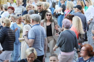 30.04.2024. Kielce, Plac Literatów. „Potańcówka - podziękówka”. / Fot. Wiktor Taszłow - Radio Kielce