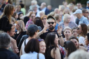 30.04.2024. Kielce, Plac Literatów. „Potańcówka - podziękówka”. / Fot. Wiktor Taszłow - Radio Kielce